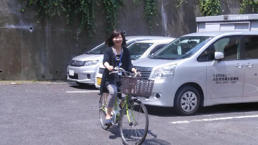 事務仕事だけでなく外に出る仕事もあります